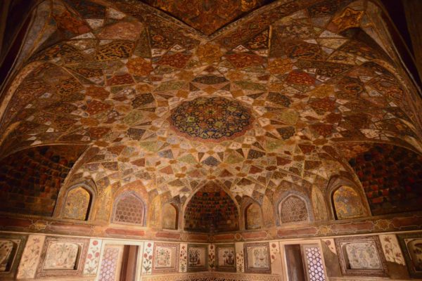 http://roadwarrior.productions/wp-content/uploads/2017/12/travel-temple-interior-ceiling-600x400.jpg